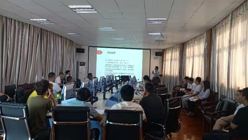 張家界機(jī)場(chǎng)與民航干部管理學(xué)院聯(lián)合開辦管制復(fù)訓(xùn)班